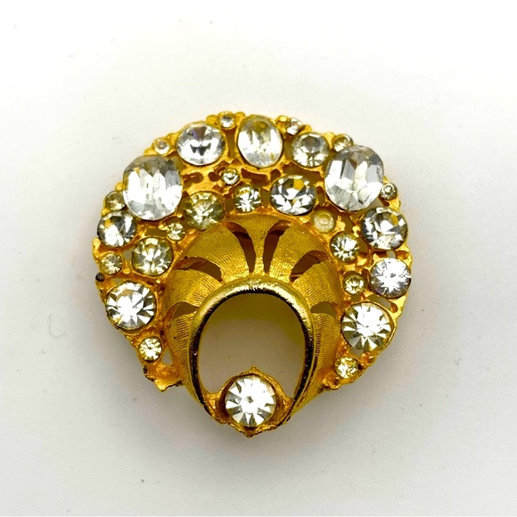 BSK Jewelry - Vintage unsigned BSK Gold tone and clear rhinestone brooch